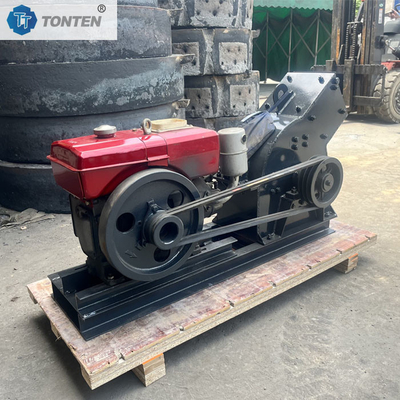 Máquina de trituração de martelos a diesel Máquina móvel de trituração de martelos de pequena dimensão com conveyor